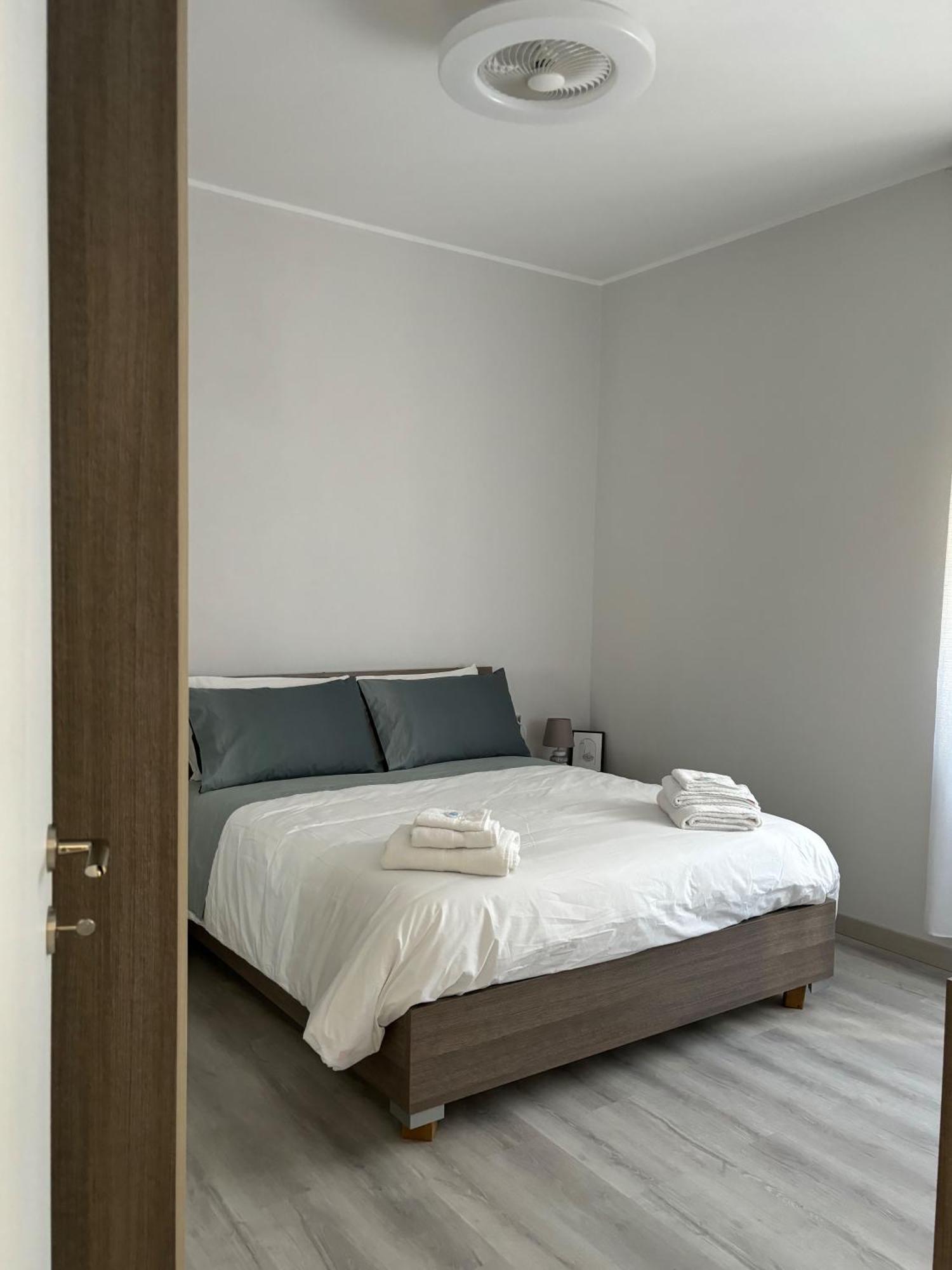 B&B Stella Somma Lombardo Bagian luar foto